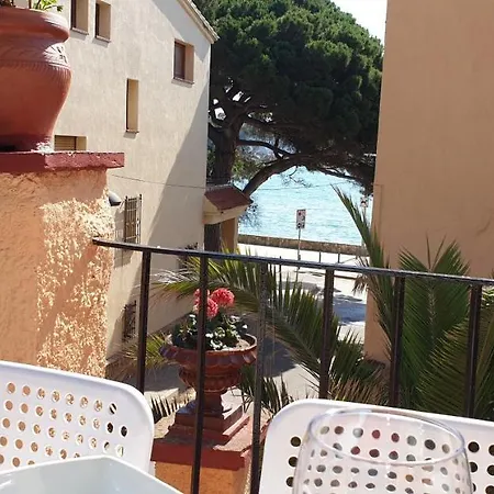 Casa Con Jardin A 30 Metros De La Playa. Vl. * Palamos