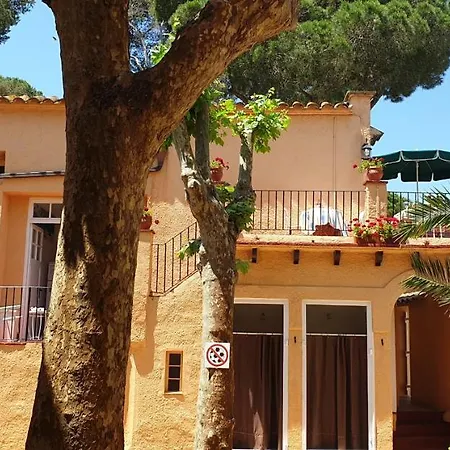 Casa Con Jardin A 30 Metros De La Playa. Vl. Palamos