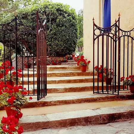 Holiday home Casa Con Jardin A 30 Metros De La Playa. Vl. *