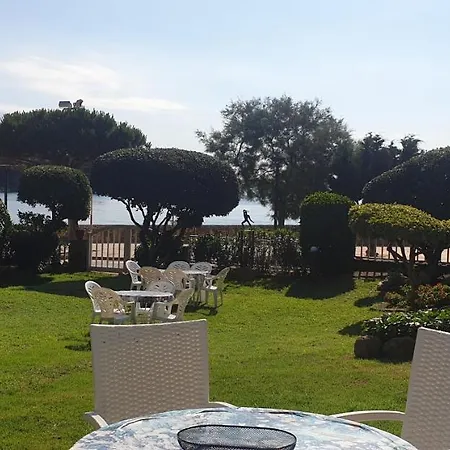 Holiday home Casa Con Jardin A 30 Metros De La Playa. Vl. *