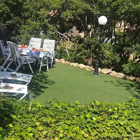 Casa Con Jardin A 30 Metros De La Playa. Vl. Palamos