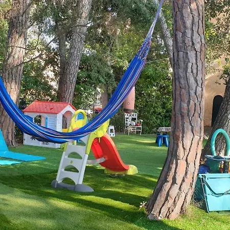 Casa Con Jardin A 30 Metros De La Playa. Vl. Nyaraló *