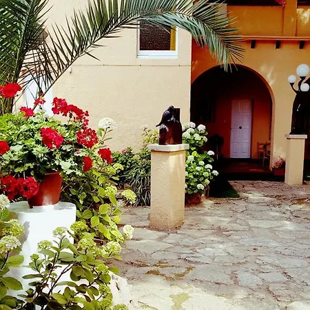 Casa Con Jardin A 30 Metros De La Playa. Vl. Holiday home Palamos