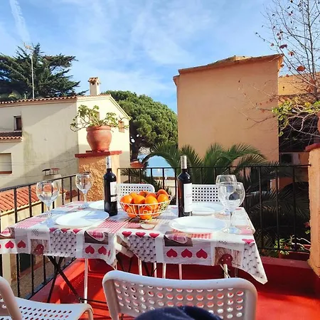 Casa Con Jardin A 30 Metros De La Playa. Vl. *