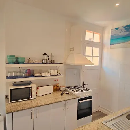 Casa Con Jardin A 30 Metros De La Playa. Vl.